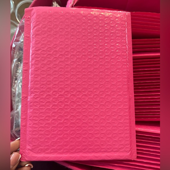Pink bubble mailers - Picture 1 of 3